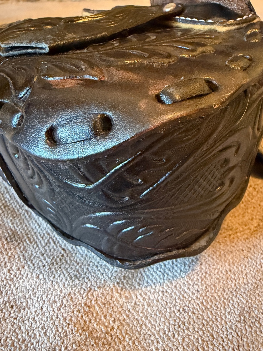 VINTAGE Black Tooled Leather Horse Saddle Bag - Picture 7 of 16